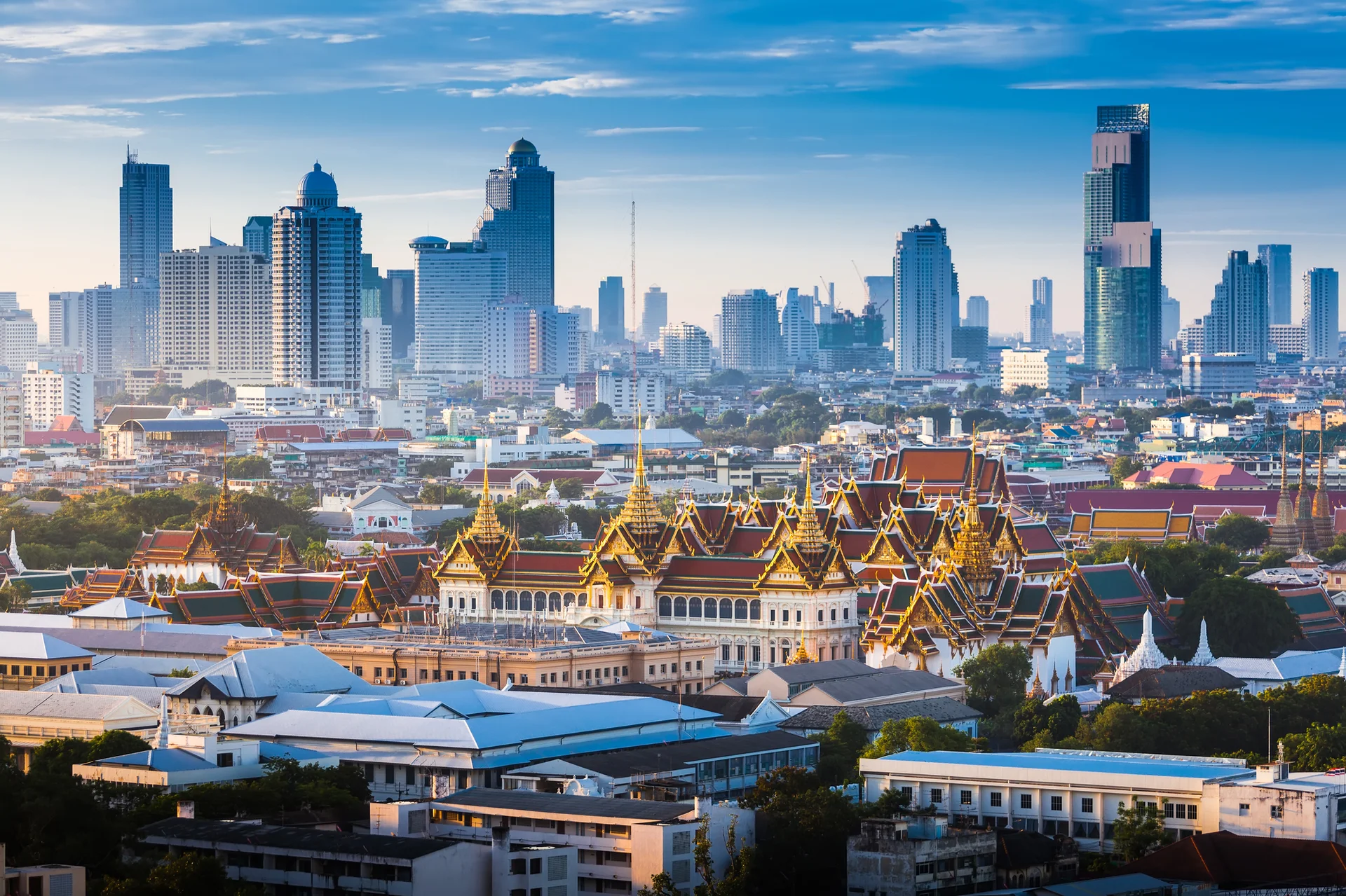 O The Grand Palace em Bangkok é um dos principais pontos turísticos.