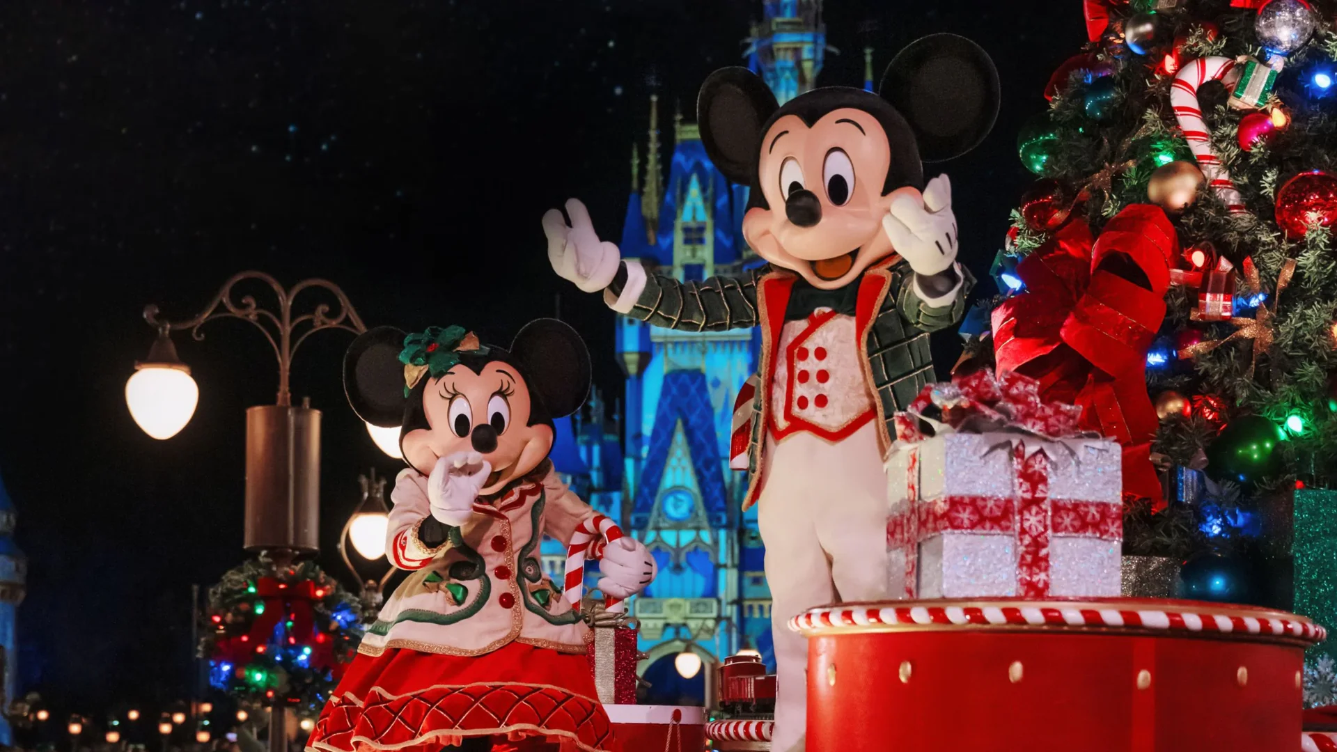 Mickey's Once Upon a Christmastime Parade, Magic Kingdom, Orlando Florida